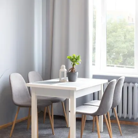 Apartment Close To Everywhere, Parking ! Happy Apartment Old Town & Main Station Gdansk