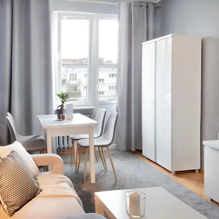 Close To Everywhere, Parking ! Happy Old Town & Main Station Danzig