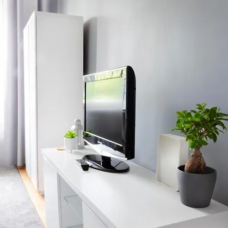 Close To Everywhere, Parking ! Happy Old Town & Main Station