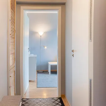 Close To Everywhere, Parking ! Happy Old Town & Main Station