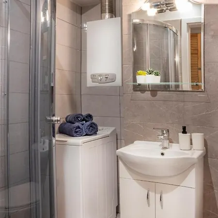 Close To Everywhere, Parking ! Happy Old Town & Main Station דירה גדנסק