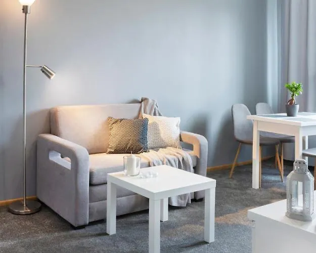 Close To Everywhere, Parking ! Happy Old Town & Main Station *