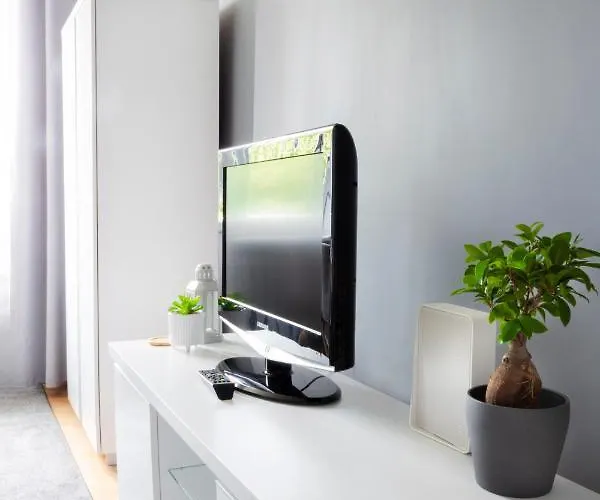 Close To Everywhere, Parking ! Happy Old Town & Main Station